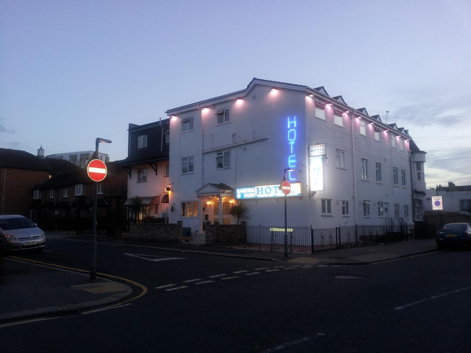 Barking Park Hotel Экстерьер фото