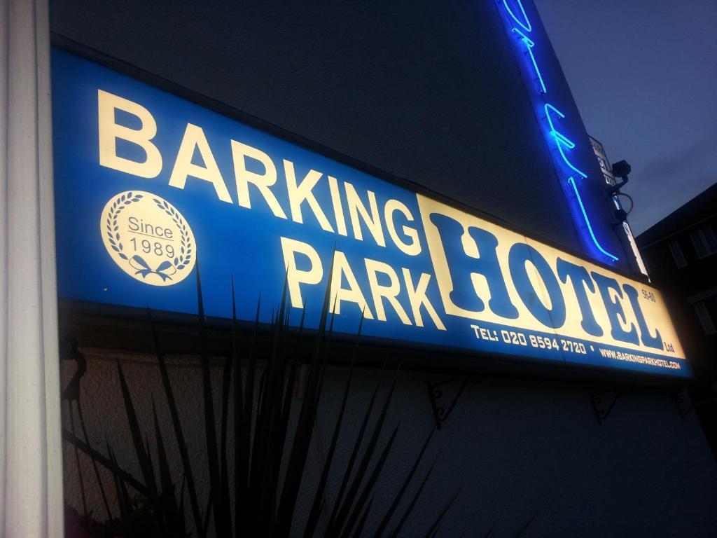 Barking Park Hotel Номер фото
